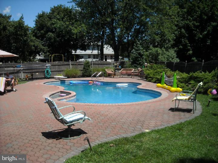 202 Shenandoah Road Cinnaminson, NJ 08077 - Photo 13 of 13 Pool