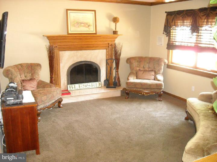 202 Shenandoah Road Cinnaminson, NJ 08077 - Photo 3 of 13 Family Room