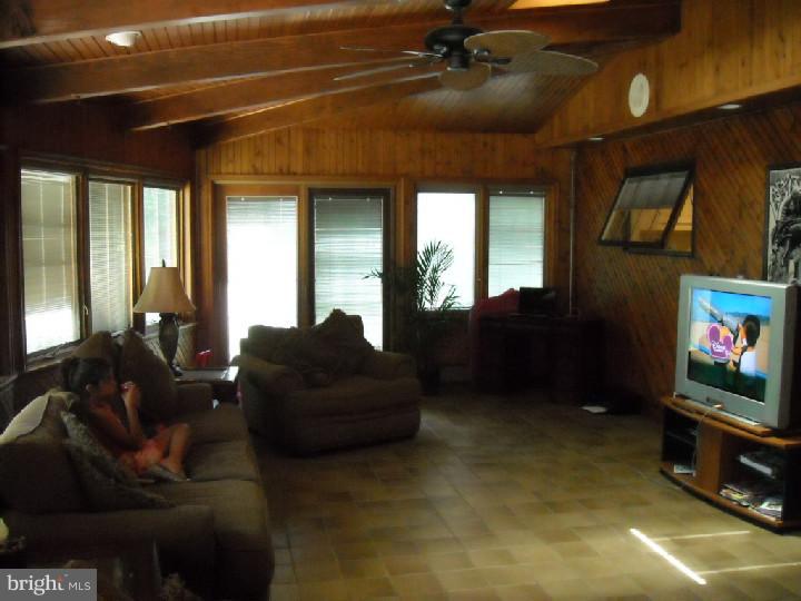 202 Shenandoah Road Cinnaminson, NJ 08077 - Photo 7 of 13 Sun Room