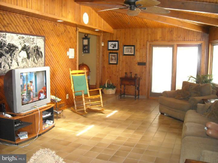 202 Shenandoah Road Cinnaminson, NJ 08077 - Photo 8 of 13 Sun Room