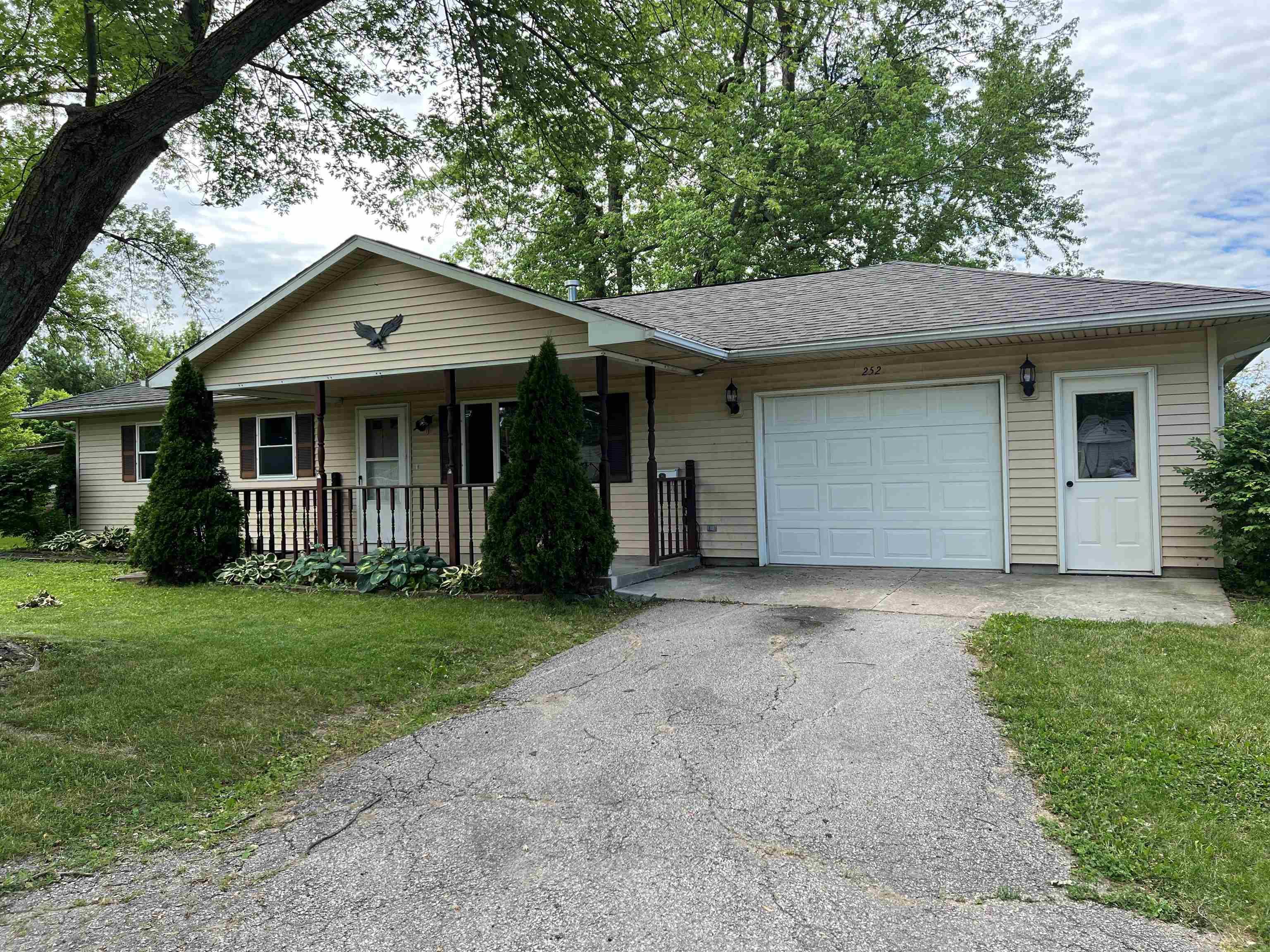 252 Park Place Decatur, IN 46733 - Photo 1 of 22