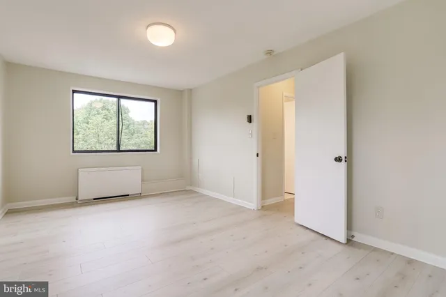 $2,400 | 3515 Washington Boulevard, Unit 415, Arlington, VA 22201