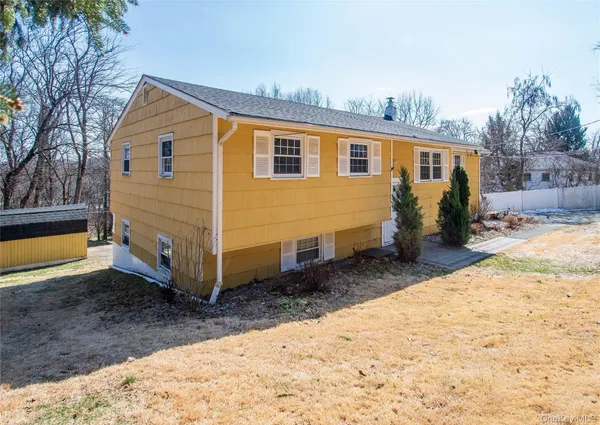 $400,000 | 18 Russo Drive, Newburgh, NY 12550