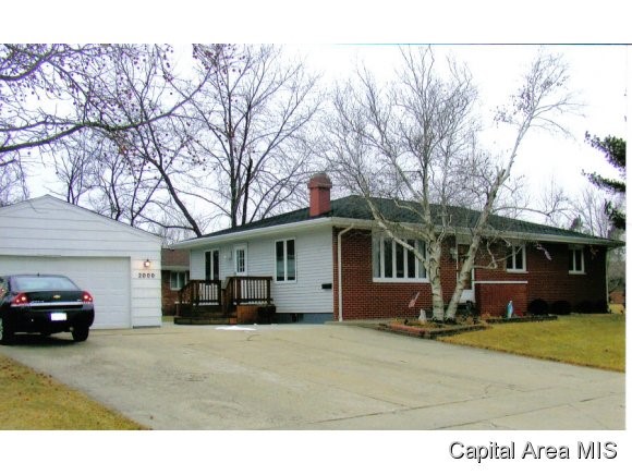 2000 Sauk Drive Springfield, IL 62702 - Photo 1 of 10