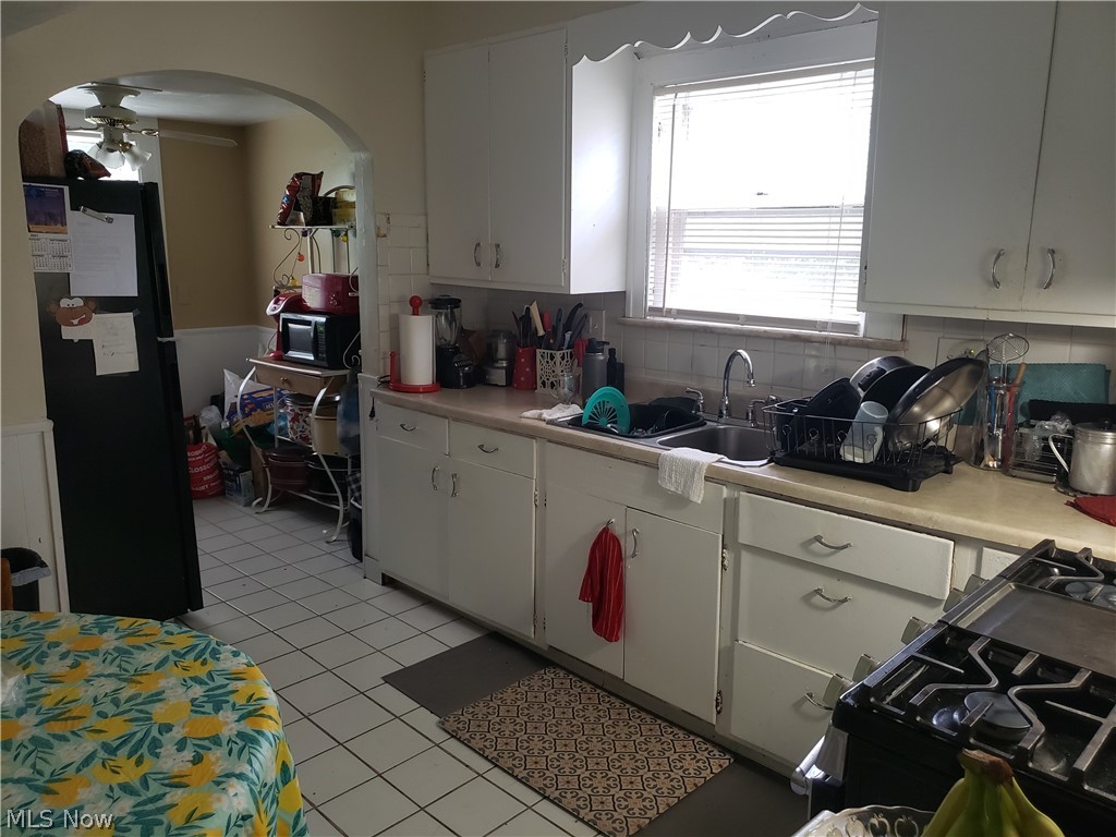 1032 Helmsdale Road Cleveland Heights, OH 44112 - Photo 7 of 23
