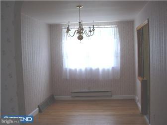 31 East Lynbrook Road Darby, PA 19023 - Photo 3 of 8 Gallery Image 3