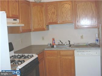31 East Lynbrook Road Darby, PA 19023 - Photo 4 of 8 Gallery Image 4