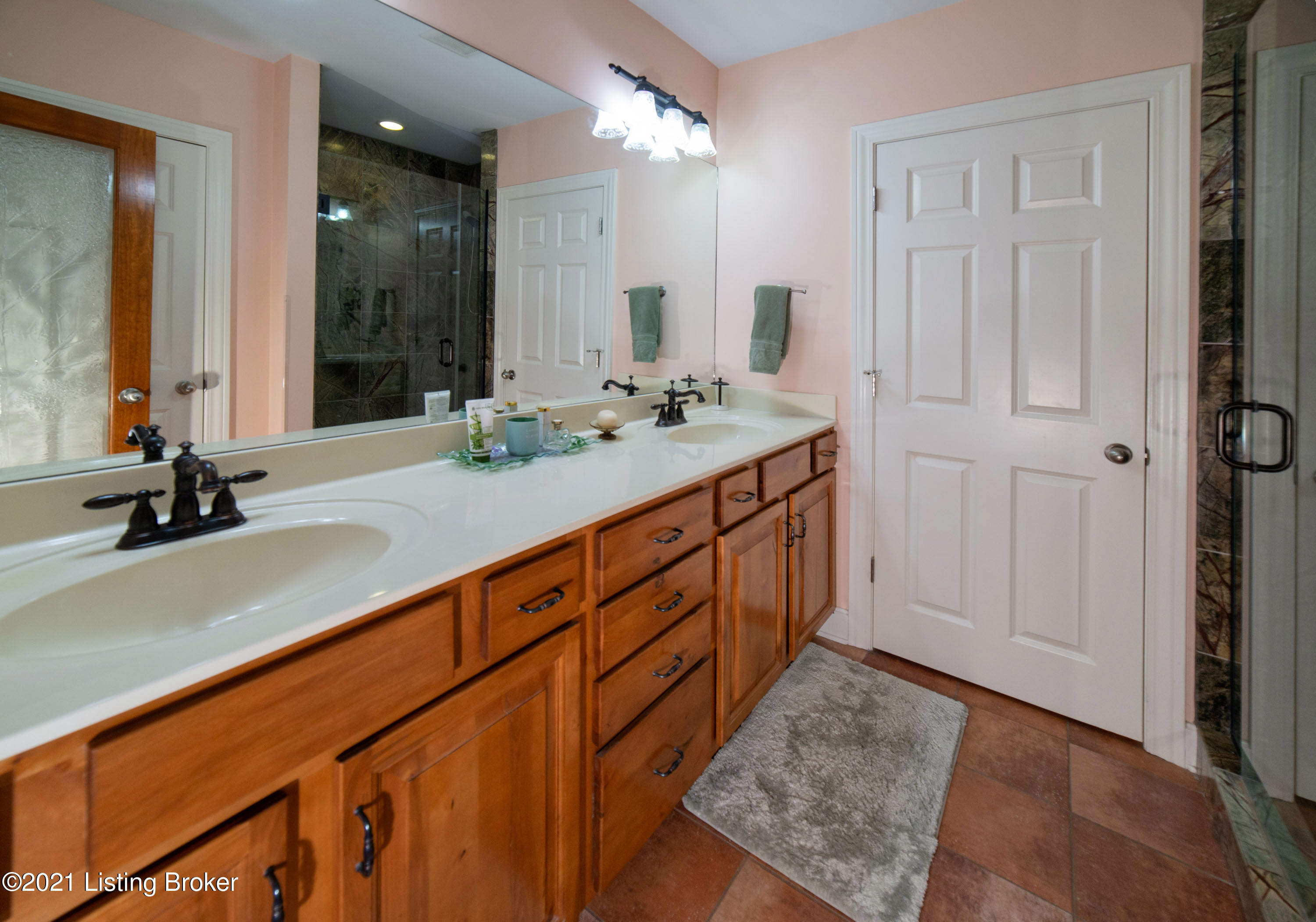 404 Long Run Road Louisville, KY 40245 - Photo 26 of 64 Primary Bath