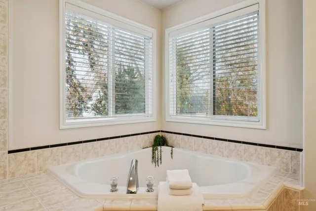 $675,000 | 6089 North Royal Park Avenue, Boise, ID 83713