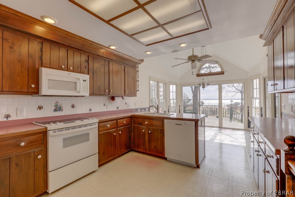 1440 Victory Hill Road Hayes, VA 23072 - Photo 11 of 45 With dining area and a glorious river view!