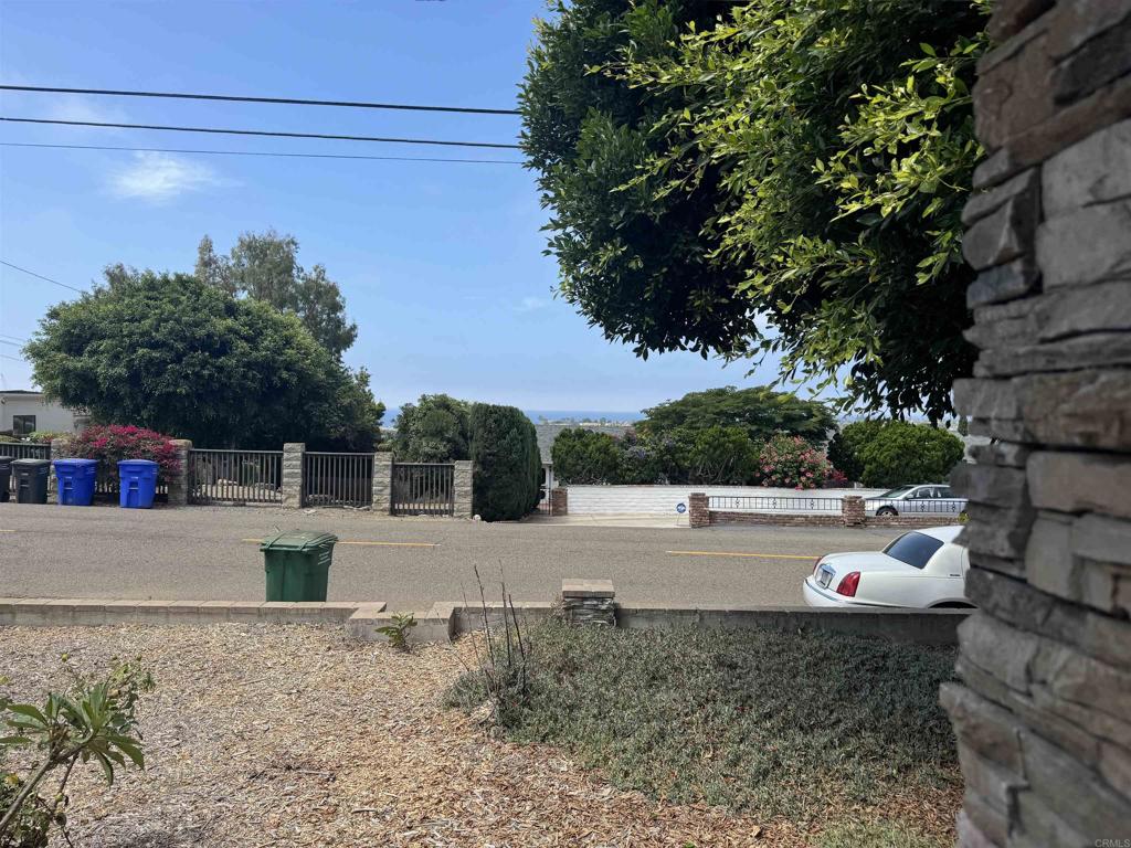 4340 Highland Drive Carlsbad, CA 92008 - Photo 17 of 28