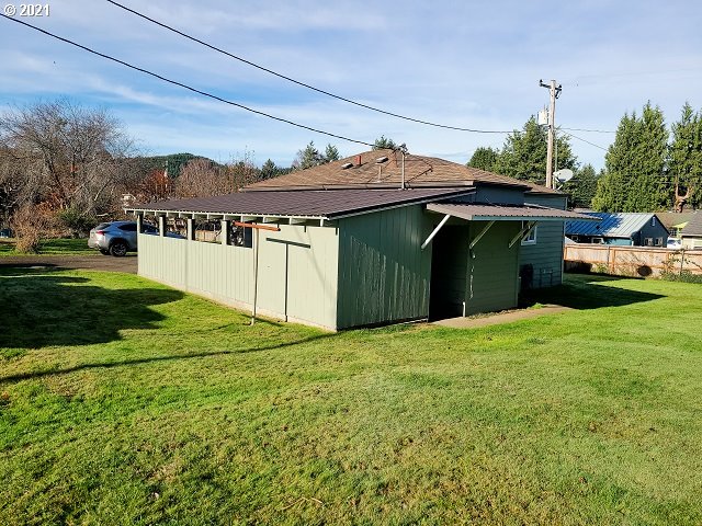 2575 Bowman Road Reedsport, OR 97467 - Photo 3 of 17 Gallery Image 3