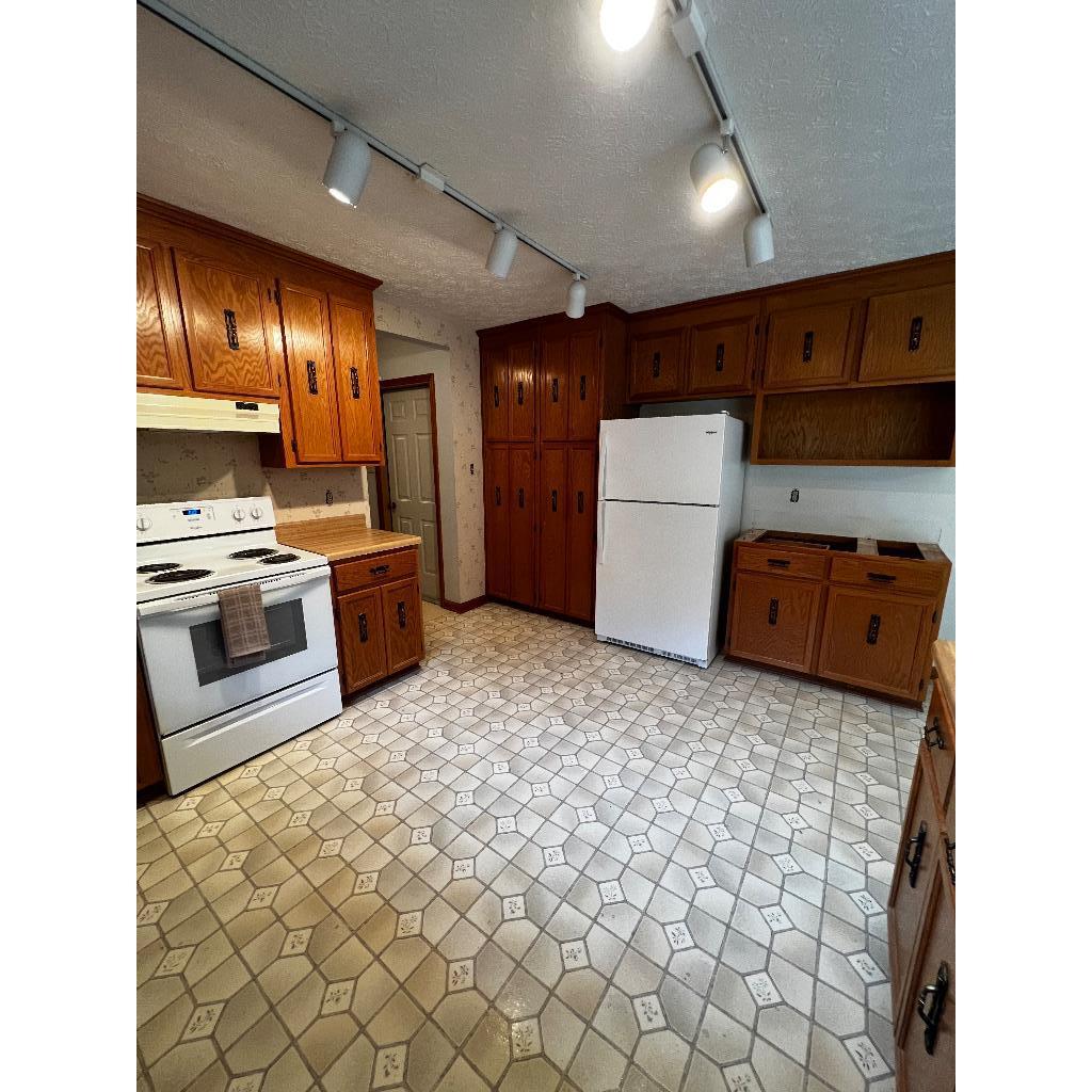 131 Country Pl Road Axton, VA 24054 - Photo 6 of 25 05