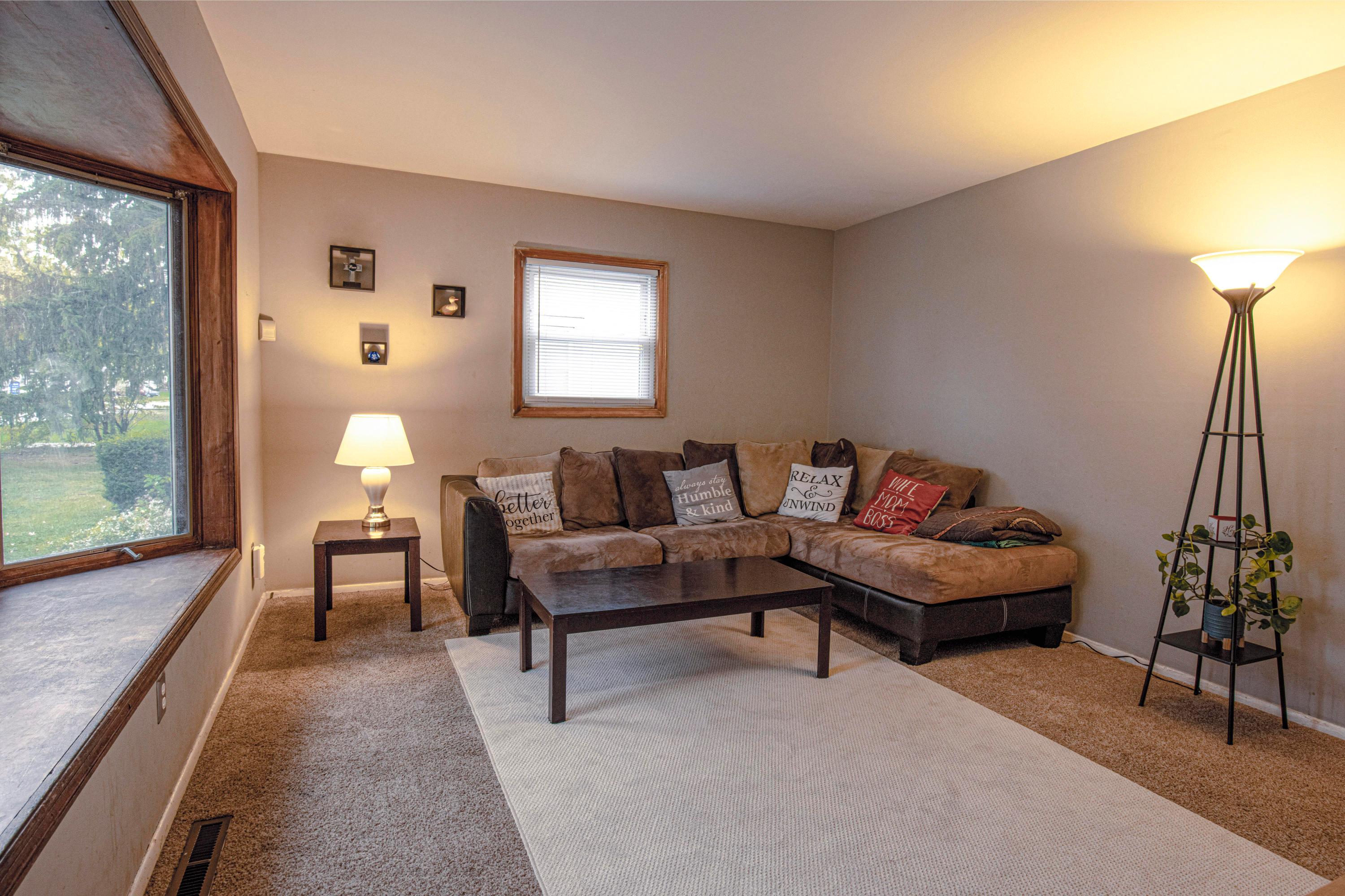 1714 Case Road Columbus, OH 43224 - Photo 3 of 32