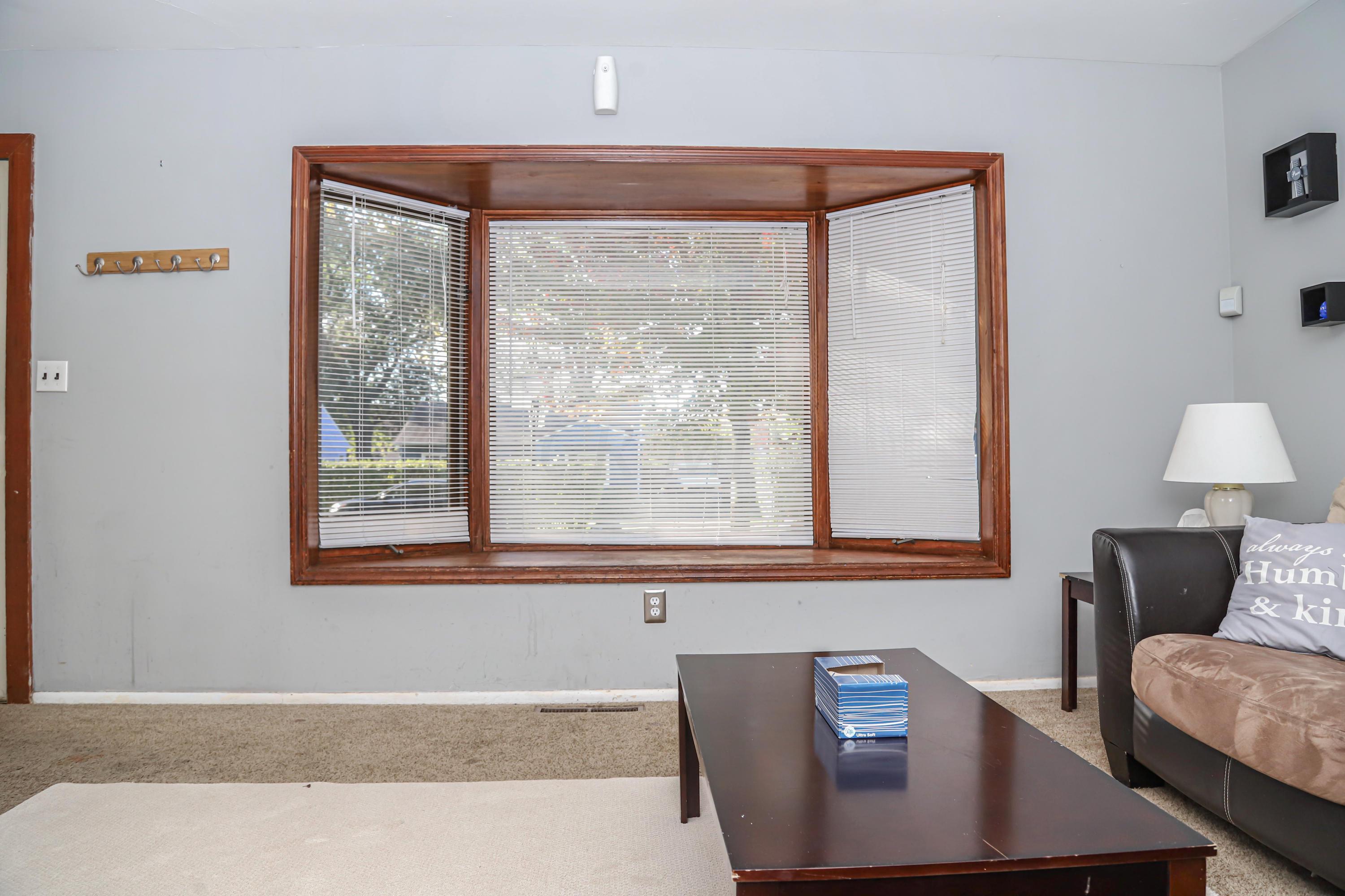 1714 Case Road Columbus, OH 43224 - Photo 5 of 32