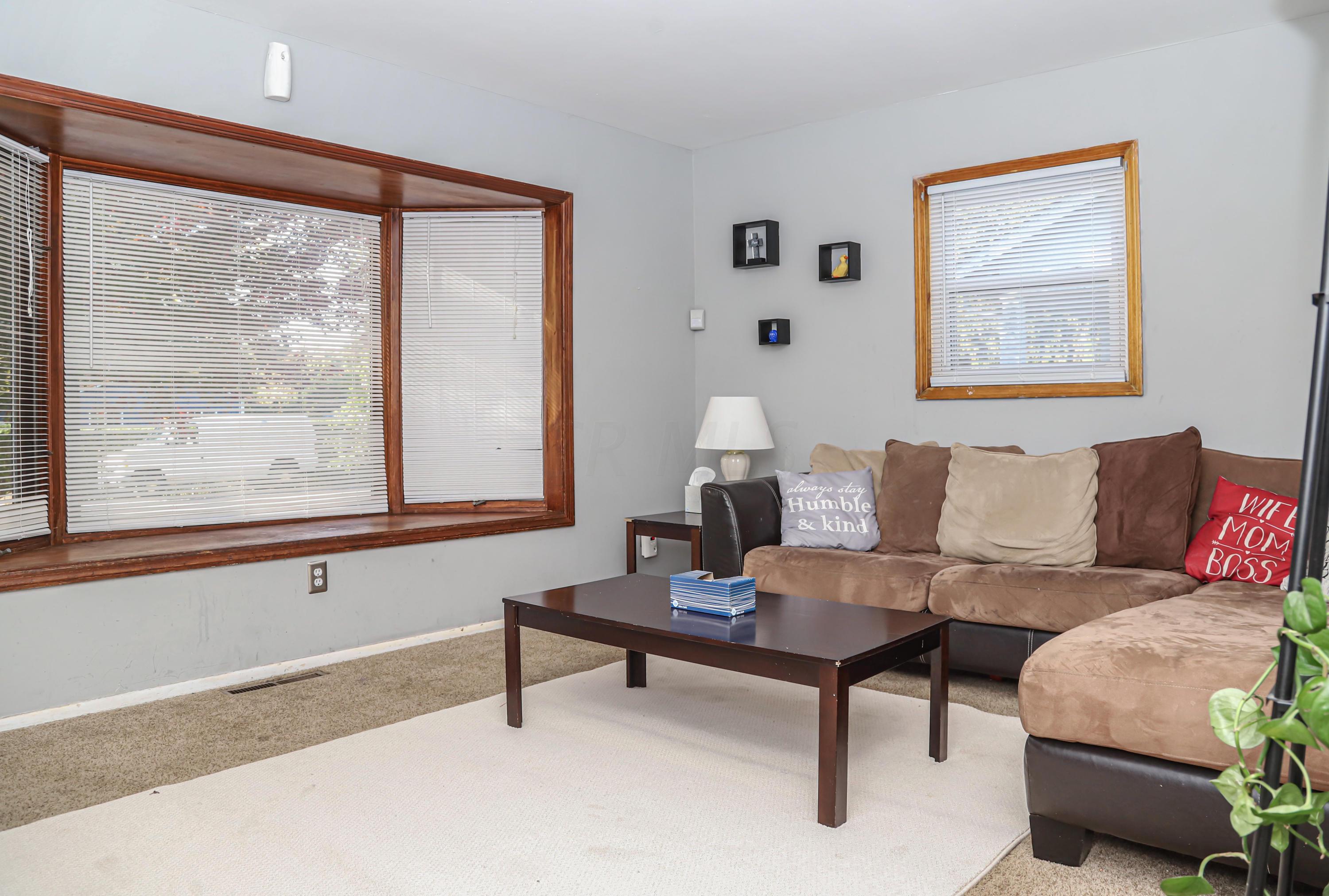 1714 Case Road Columbus, OH 43224 - Photo 6 of 32