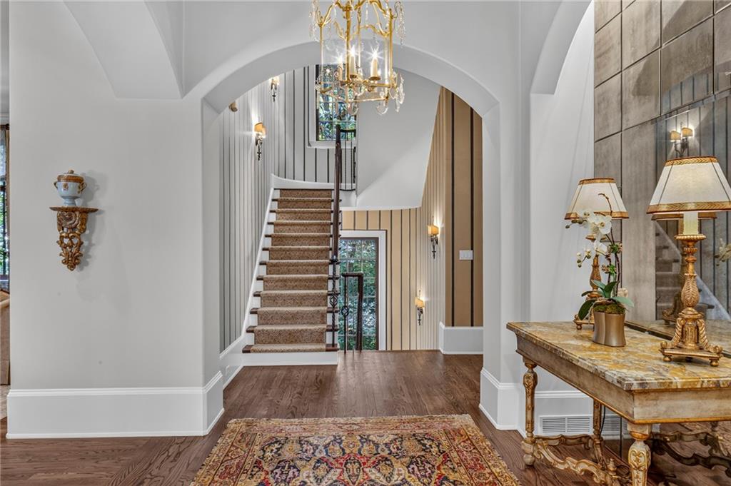 675 West Paces Ferry Road Northwest, Unit 14 Atlanta, GA 30327 - Photo 10 of 40 Gallery Image 10