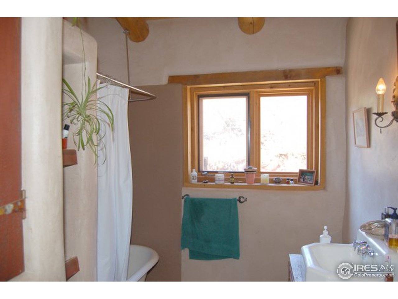 1016 Vision Way Lyons, CO 80540 - Photo 4 of 13 a view of a window in an empty room