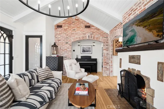 $3,680,000 | 615 Seaview Street, Laguna Beach, CA 92651