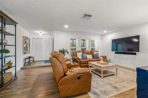 $1,499,000 | 3784 42nd Avenue South, St. Petersburg, FL 33711