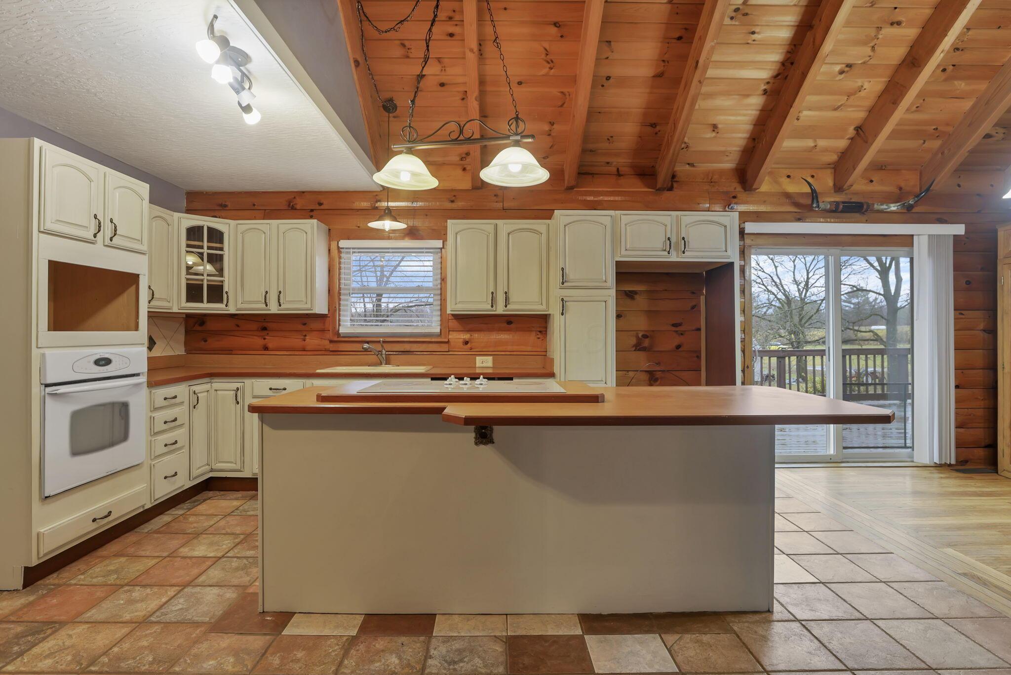 7760 Township Road Fredericktown, OH 43019 - Photo 18 of 74 .