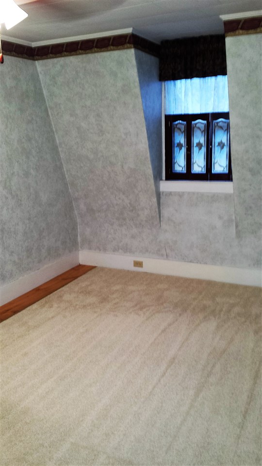 5 Birch Street Derry, NH 03038 - Photo 13 of 38