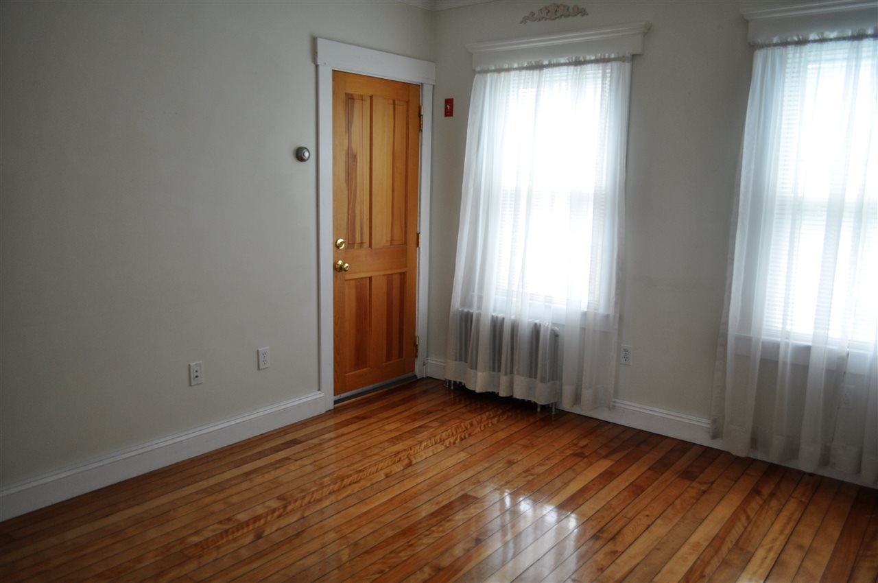 5 Birch Street Derry, NH 03038 - Photo 20 of 38