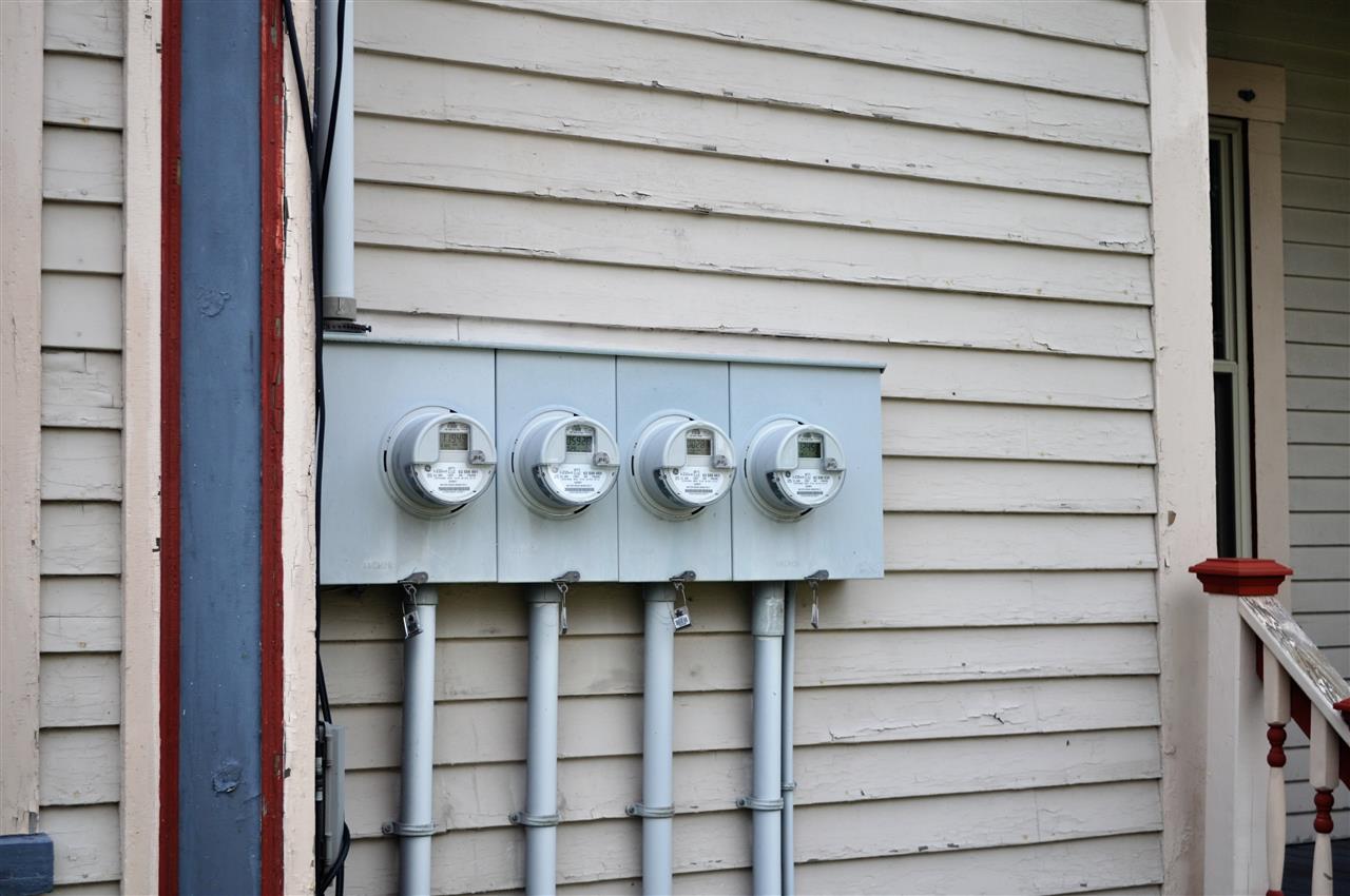 5 Birch Street Derry, NH 03038 - Photo 8 of 38