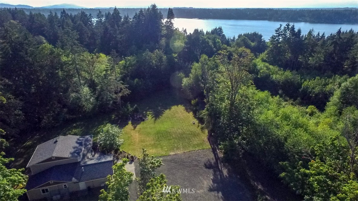 6741 Cooper Point Road Northwest Olympia, WA 98502 - Photo 4 of 25 Gallery Image 4