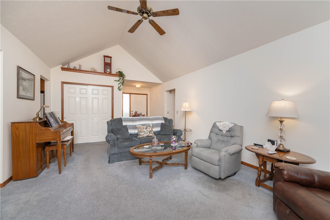 43 Wainswright Circle Greece, NY 14626 - Photo 6 of 38