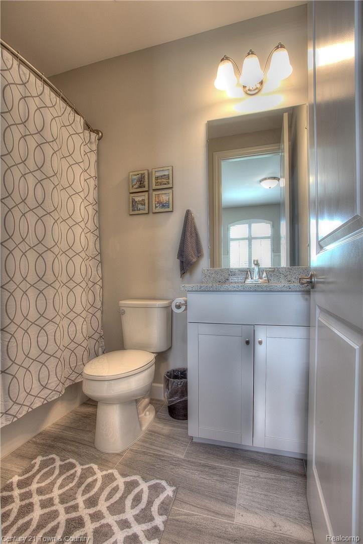 5512 Woodfall Road Clarkston, MI 48348 - Photo 23 of 35 woodfall bath.jpg