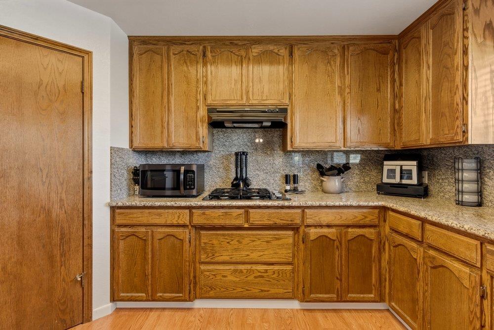 805 South Ridgemark Drive Hollister, CA 95023 - Photo 8 of 42