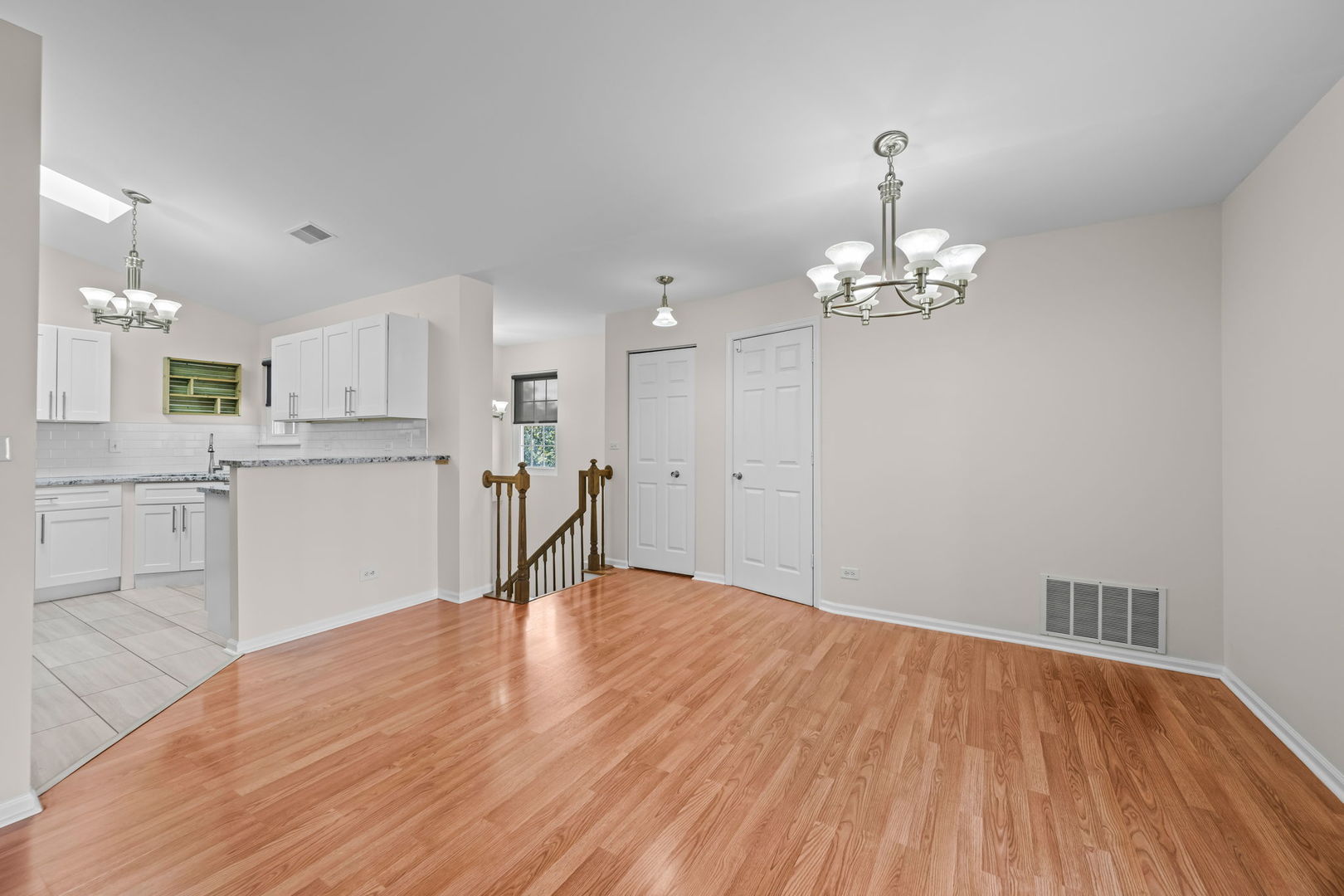 1327 Coldspring Road Carol Stream, IL 60188 - Photo 3 of 18 Gallery Image 3