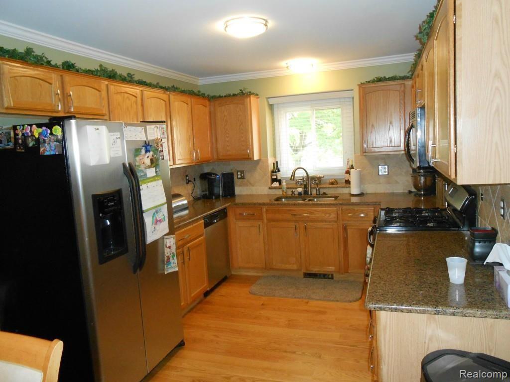 16710 Country Ridge Lane Macomb, MI 48044 - Photo 9 of 24 DSCN0711.jpg