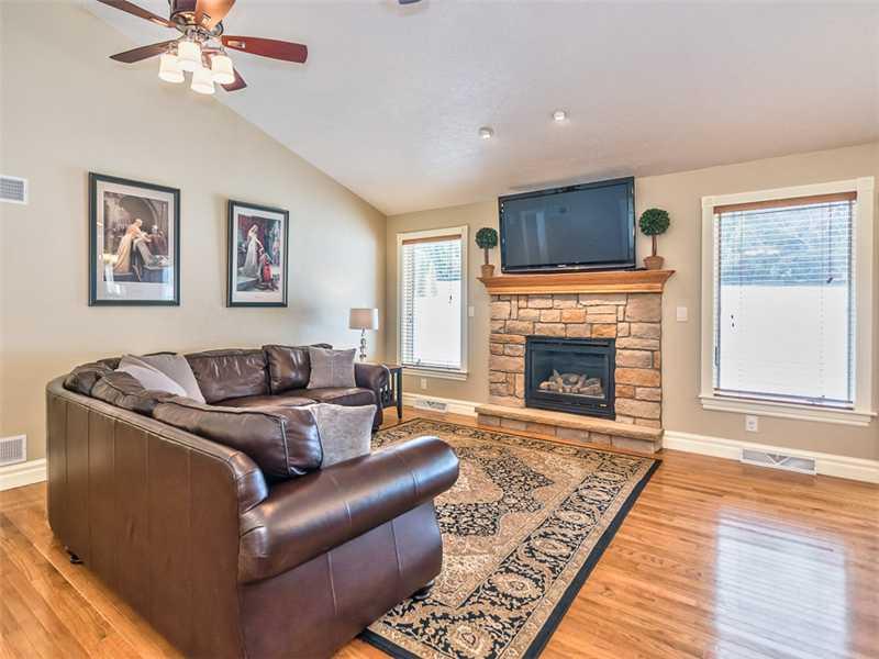 190 Dutchtown Road Butler, PA 16002 - Photo 11 of 25 Family Room.