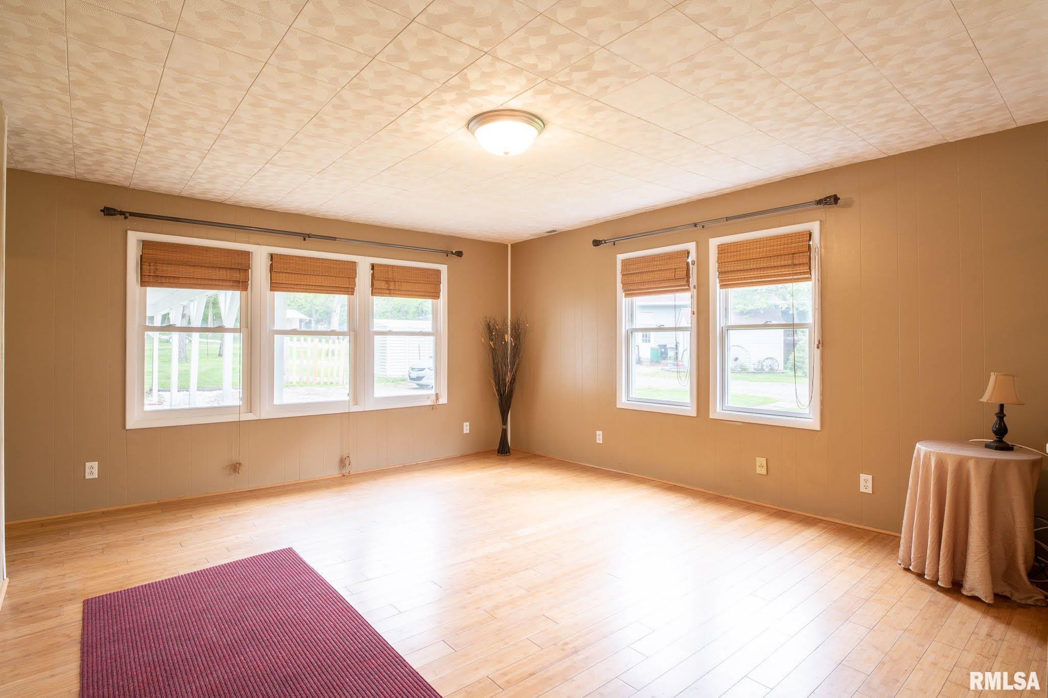 124 Old Mink Farm Road Washington, IL 61571 - Photo 8 of 31 Gallery Image 8