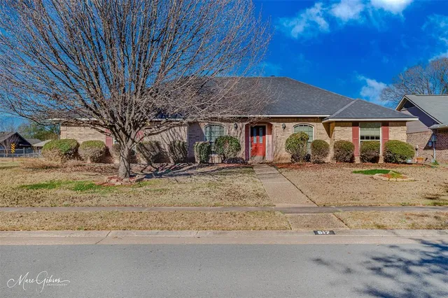 $2,100 | 517 Glenwood Street, Bossier City, LA 71111