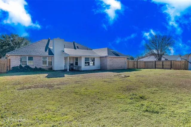 $2,100 | 517 Glenwood Street, Bossier City, LA 71111