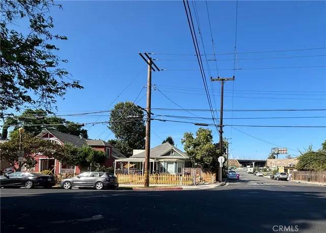 $1,090,000 | 810 North Loma Vista Drive, Long Beach, CA 90813