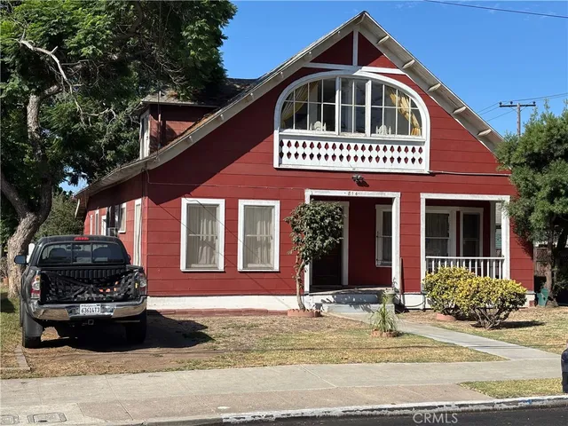 $1,090,000 | 810 North Loma Vista Drive, Long Beach, CA 90813