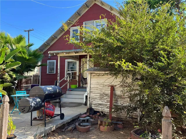 $1,090,000 | 810 North Loma Vista Drive, Long Beach, CA 90813