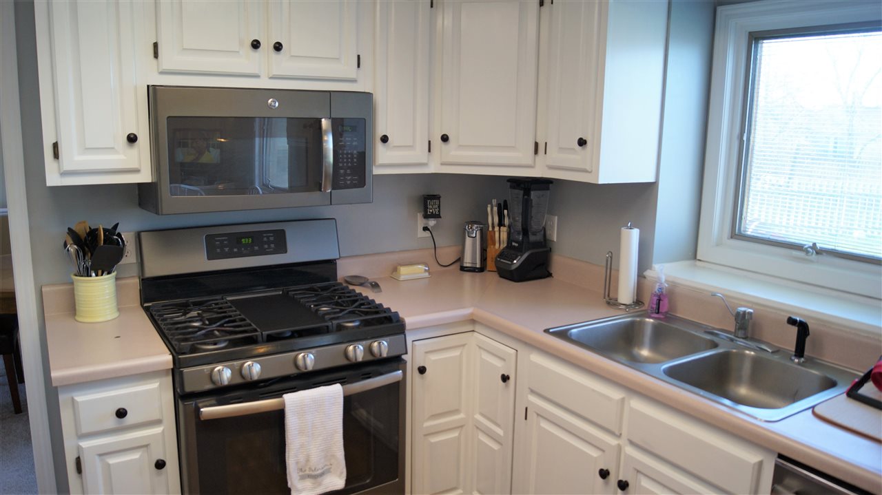 8909 Spring View Drive Fort Wayne, IN 46804 - Photo 11 of 36