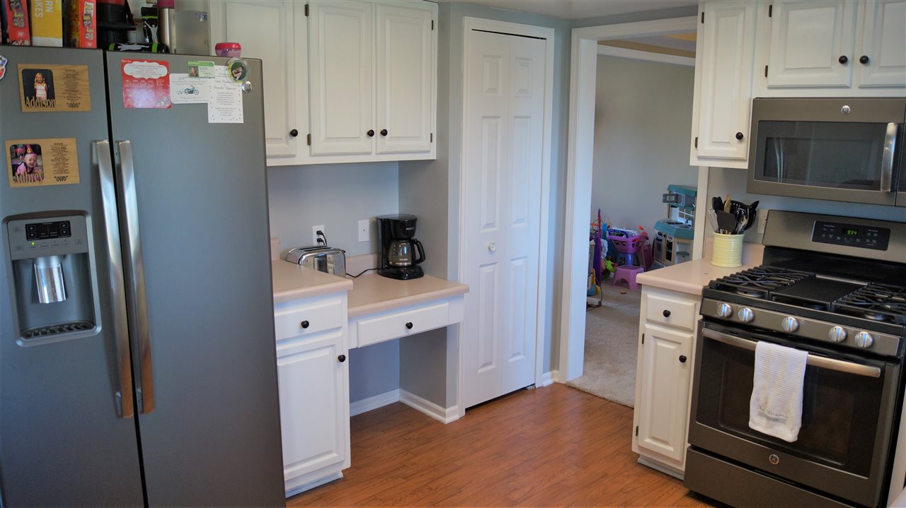 8909 Spring View Drive Fort Wayne, IN 46804 - Photo 12 of 36