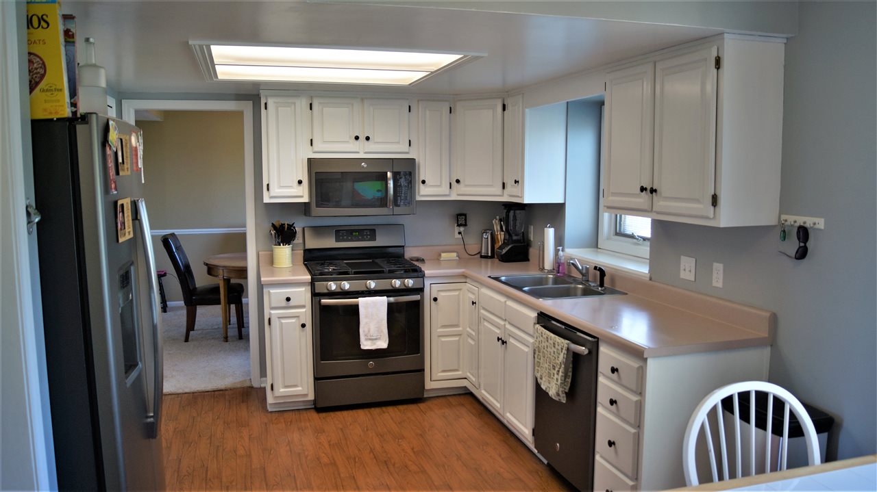 8909 Spring View Drive Fort Wayne, IN 46804 - Photo 10 of 36