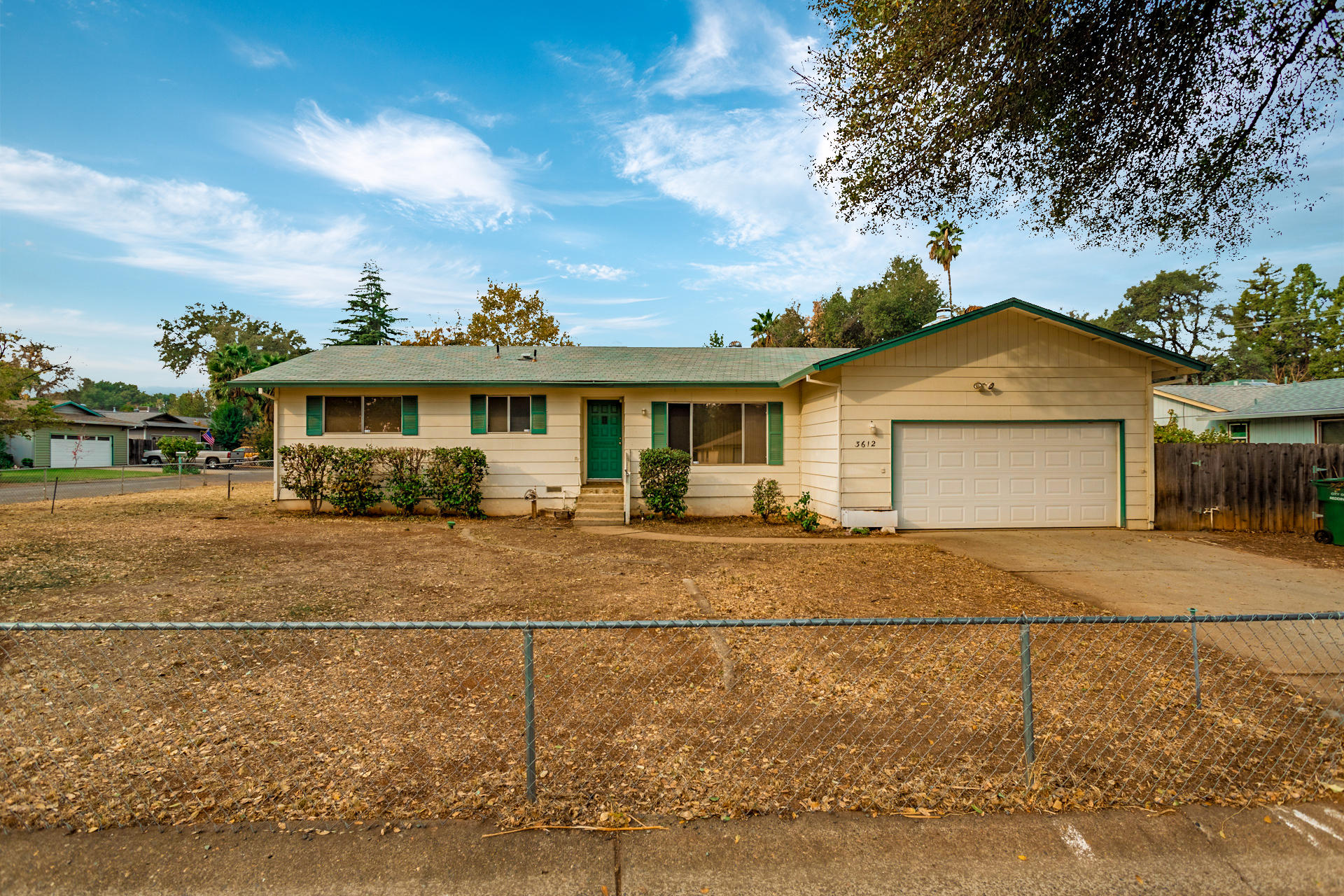 3612 Echo Road Redding, CA 96002 - Photo 1 of 10 a front view of a house with a yard