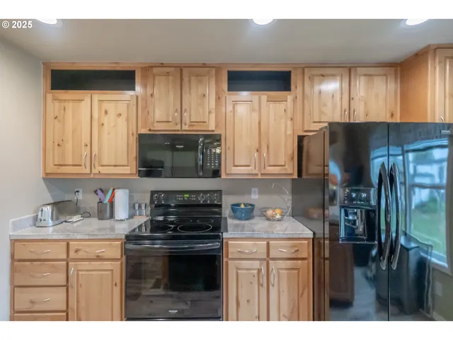 $130,000 | 34505 Riverside Drive, Albany, OR 97321