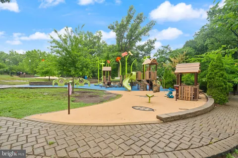 $629,900 | 3960 Langley Court Northwest, Unit F624, Washington, DC 20016