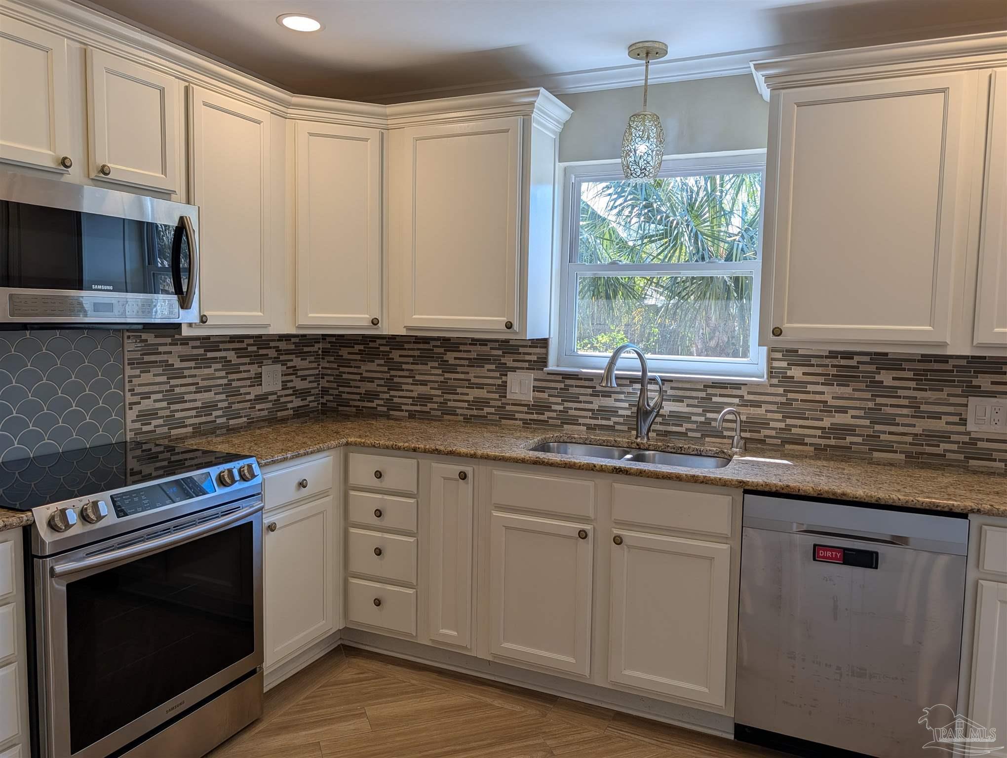 1001 Stillbrook Road Pensacola, FL 32514 - Photo 11 of 35 Gallery Image 11