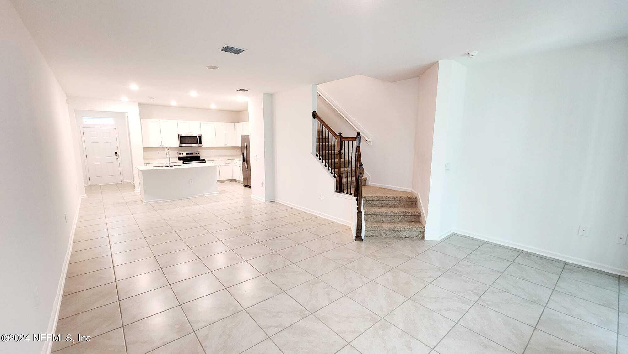 307 Redbud Road Palm Coast, FL 32137 - Photo 4 of 25 WhatsApp Image 2024-09-29 at 08.42.19