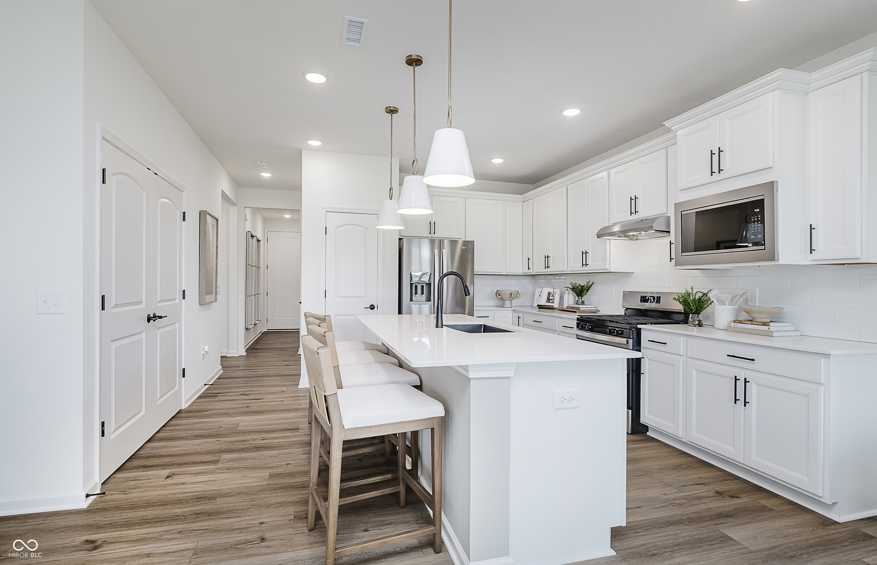 3142 Balsamroot Road Greenwood, IN 46143 - Photo 4 of 36 Gallery Image 4